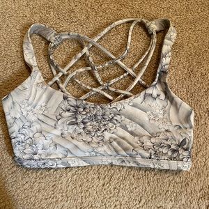 lululemon sports bra SIZE 2